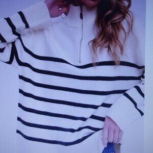 NWT Bluivy Quarter Zip Sweater size M/L White Black